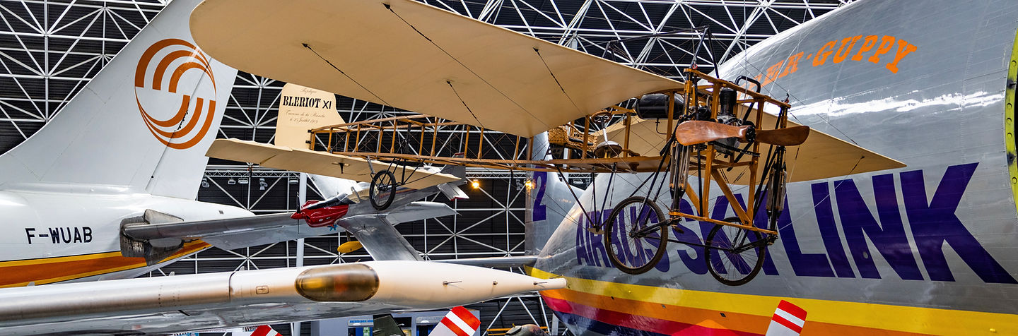 Avions exposés dans le musée aeroscopia